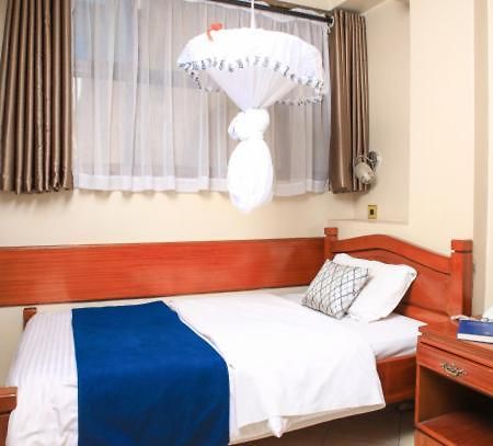 Paris Hotel Найроби Экстерьер фото
