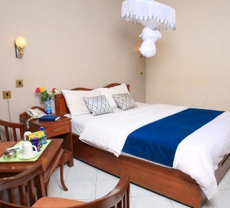Paris Hotel Найроби Экстерьер фото