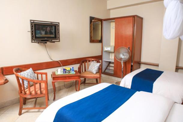 Paris Hotel Найроби Экстерьер фото