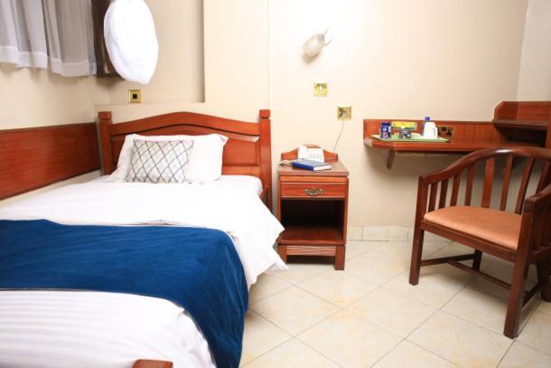Paris Hotel Найроби Экстерьер фото