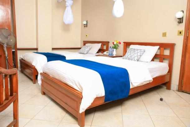 Paris Hotel Найроби Экстерьер фото